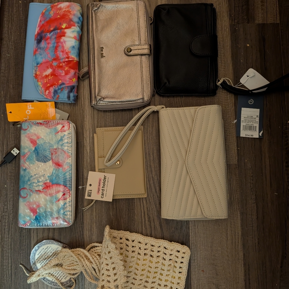 6 NWT Wallets 1 NWOT Lot